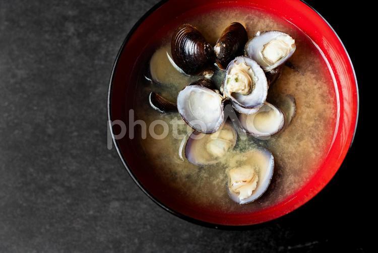 しじみの味噌汁のアップ 味噌汁,しじみ,シジミの写真素材