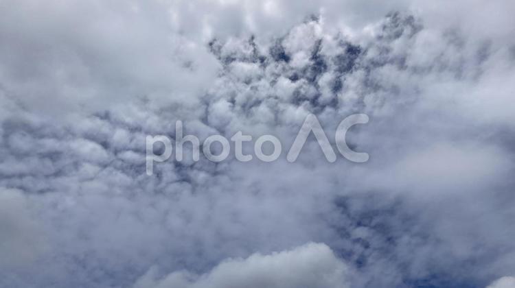 ハワイの青い空！大空と海と波の音！ ハワイ,hawaii,ホノルルの写真素材