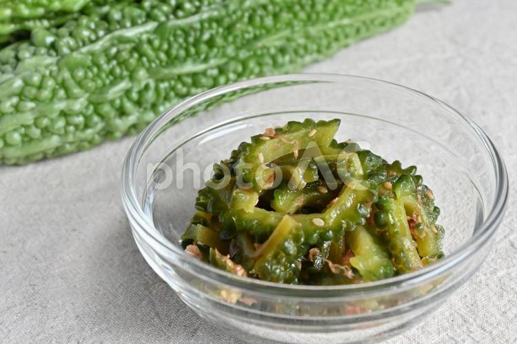 ゴーヤとゴーヤのおかか醤油炒め ゴーヤ,炒め物,醤油炒めの写真素材