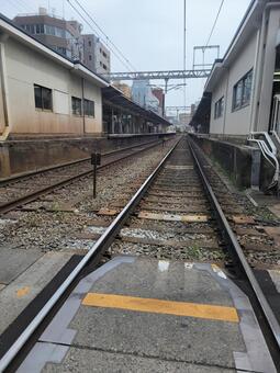 線路 202404 駅,線路,ホームの写真素材