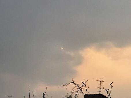 夕焼け間際の空 夕焼け間際の空の写真