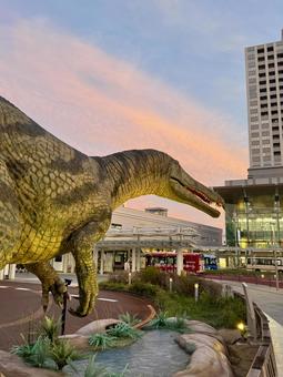 夕焼けに染まる福井駅前の街並み 広場,夕暮れ,模型の写真素材