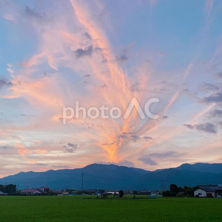 夕暮れ 空,夕方,夕方の空の写真素材