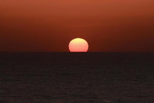 夕陽 夕陽 夕陽,夕日,夕焼けの写真素材