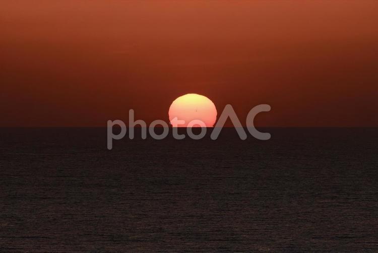 夕陽 夕陽,夕日,夕焼けの写真素材