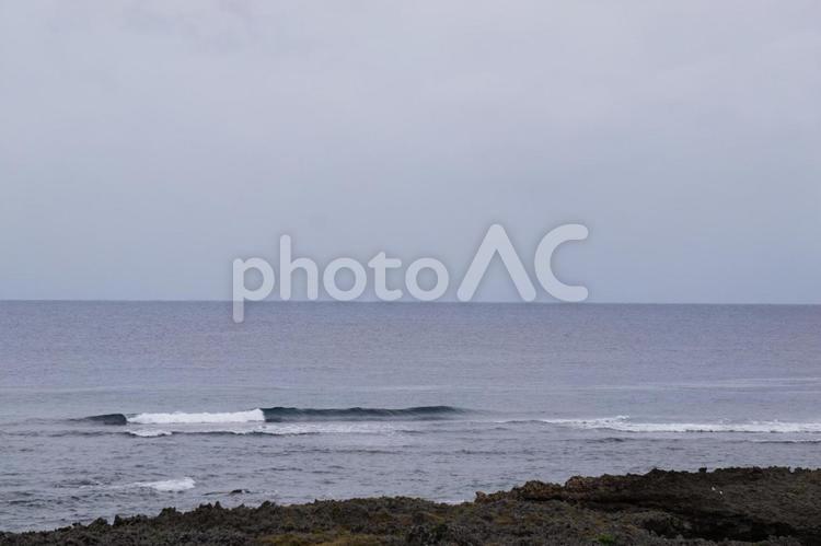 沖縄県宮古島　波 美しい,熱帯,黄色の写真素材
