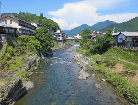 郡上八幡の街並みと吉田川 郡上八幡,吉田川,清流の写真素材