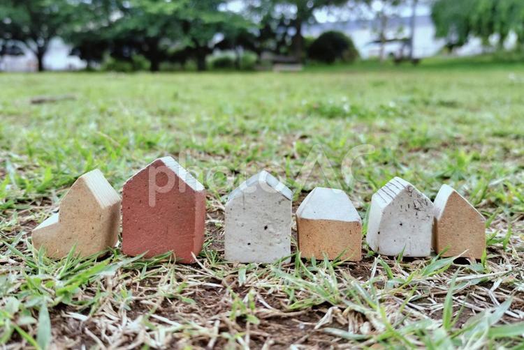 不動産・住宅イメージ1 家,不動産イメージ,緑の写真素材