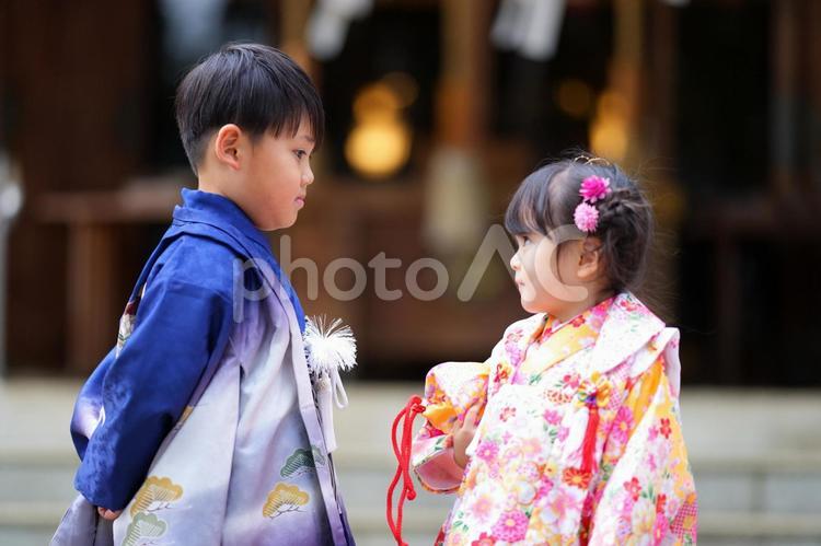 和装姿の子どもたち 七五三,お参り,七五三参りの写真素材