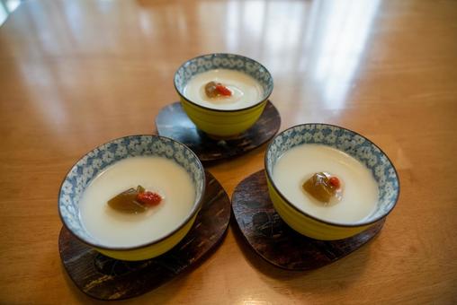 涼やかな和の甘味三種 食べ物,デザート,甘味の写真素材