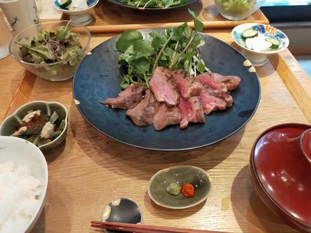 牛タン焼き定食 牛タン焼き定食,定食,漆器の写真素材