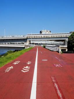 初秋の荒川・堤防の道&清砂大橋・江戸川区 初秋の荒川・堤防の道&清砂大橋・江戸川区の写真
