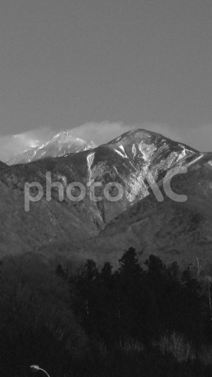 山梨県-八ヶ岳PAから望む八ヶ岳-白黒 八ヶ岳,パーキングエリア,日本百名山の写真素材