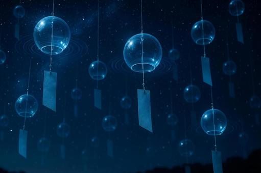 風鈴が夜空に揺れる夏の夜 風鈴が夜空に揺れる夏の夜の写真
