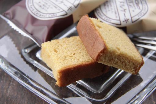 キャラメルケーキ スポンジケーキの写真