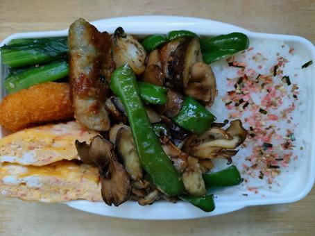 豚バラなす肉巻き弁当！ お弁当,お昼,お昼ごはんの写真素材