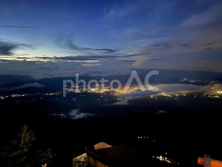街の灯りと夜空 街,灯り,夜空の写真素材