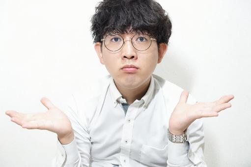 話を理解できないサラリーマン 話を理解できないサラリーマン かわいい,ポーズ男子,ギャップ萌えの写真素材