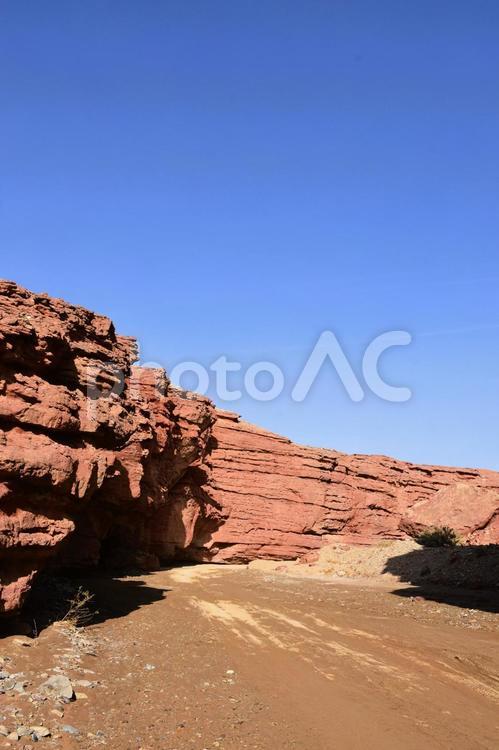 浸食と風食により形成された峡谷の風景 自然,峡谷,空の写真素材