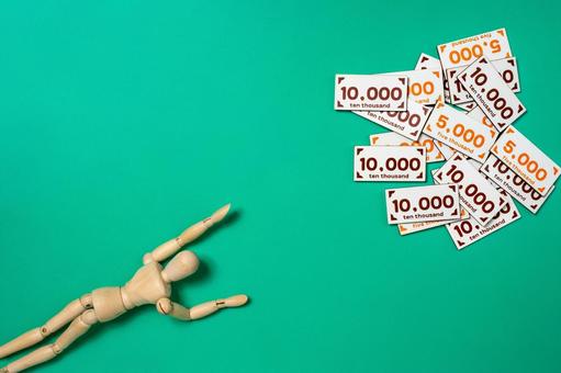 倒れてお金に手を伸ばすデッサン人形 倒れてお金に手を伸ばすデッサン人形 お金,コピースペース,マネーの写真素材