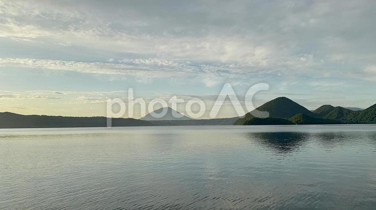 洞爺湖と羊蹄山と中島 洞爺湖,洞爺湖温泉,北海道の写真素材