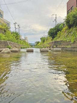 街の小川の飛び石 街の小川の飛び石 飛び石,小川,川の写真素材