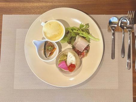 コース料理の前菜盛り合わせ コース料理の前菜盛り合わせ ワンプレート,盛合せ,洋風おかずの写真素材
