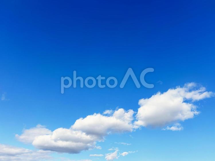青空と雲の風景 空模様,青空,空の写真素材