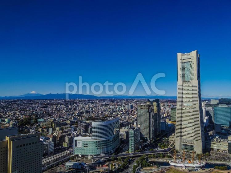 【神奈川県】横浜・みなとみらいの風景 みなとみらい,ザ・タワー横浜北仲,ランドマークタワーの写真素材