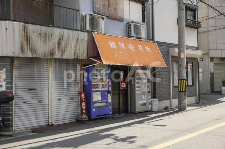 古いタバコ屋商店 下町風景,商店街,タバコ屋の写真素材