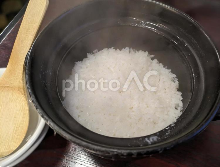 炊きたて土鍋ご飯３ ご飯,土鍋,ごはんの写真素材