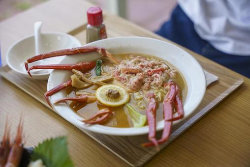 紅ズワイガニの豪華ラーメン ラーメン,カニ,蟹の写真素材