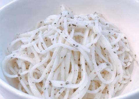 バジルうどん バジルうどん バジルうどん,バジルオイル,うどんの写真素材