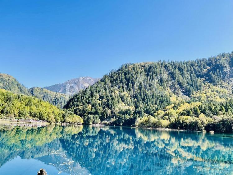 快晴と湖 九寨溝,中国,自然の写真素材