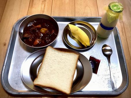 再現！懐かしい昭和の学校給食5 給食,ビーフシチュー,食パンの写真素材