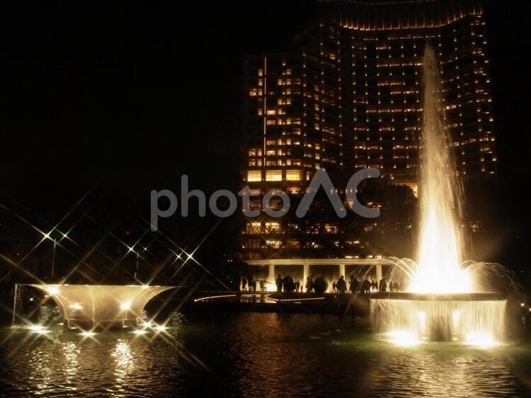 光の噴水 噴水,ライトアップ,和田倉噴水公園の写真素材