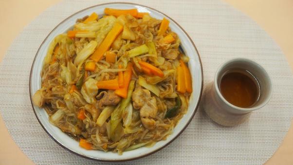 自家製・野菜炒めカレー風味＆日本茶 野菜炒め,カレー風味,自家製の写真素材