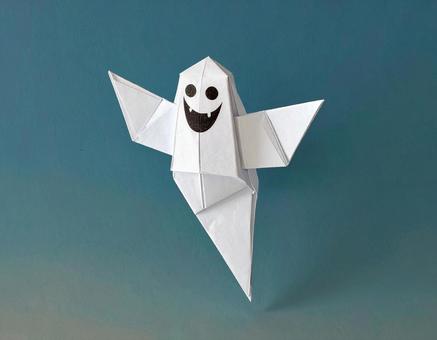 ハロウィンおばけの折り紙 ハロウィンおばけの折り紙 ハロウィン,お化け,折り紙の写真素材