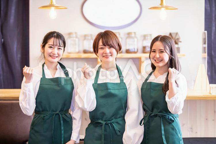 カフェのスタッフ カフェ,エプロン,スタッフの写真素材