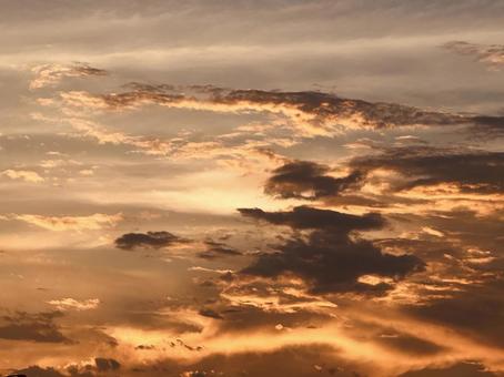 神々しい夕焼け雲 神々しい夕焼け雲の写真