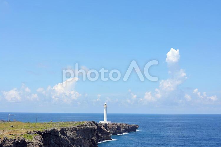 岬の灯台 沖縄,海,岬の写真素材