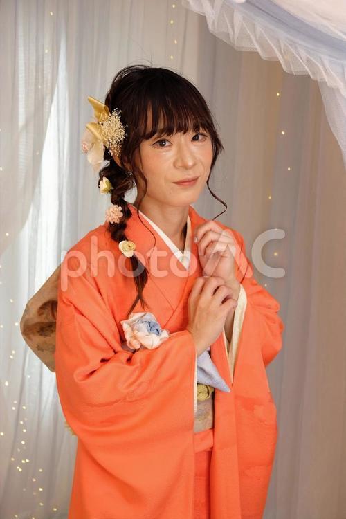 振袖を着て佇む女性(女装) 振袖,着物,女性の写真素材