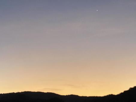 明け方の東の空 明け方の東の空の写真