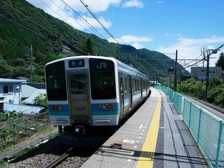 中央本線の２１１系 鉄道,電車,駅の写真素材
