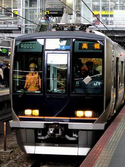 321系普通列車停車中 321系,jr西日本,普通列車の写真素材