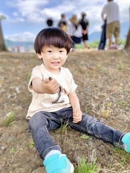 どんぐり どんぐり 子ども,幼児,男の子の写真素材