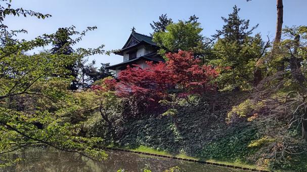 弘前公園、丑寅櫓 弘前公園,弘前城二の丸丑寅櫓,青空の写真素材