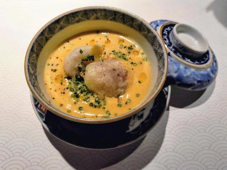 揚げ物が乗った茶碗蒸し 茶碗蒸し,一品,和食の写真素材