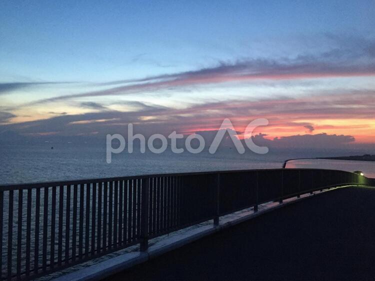 千葉の秋の海と夕暮れと桟橋2 千葉,秋,夕暮れの写真素材