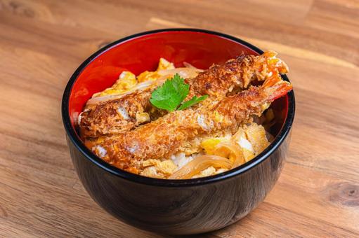 エビフライの卵とじ丼ぶり エビフライの卵とじ丼ぶり 鎌倉丼,エビフライ,卵とじの写真素材